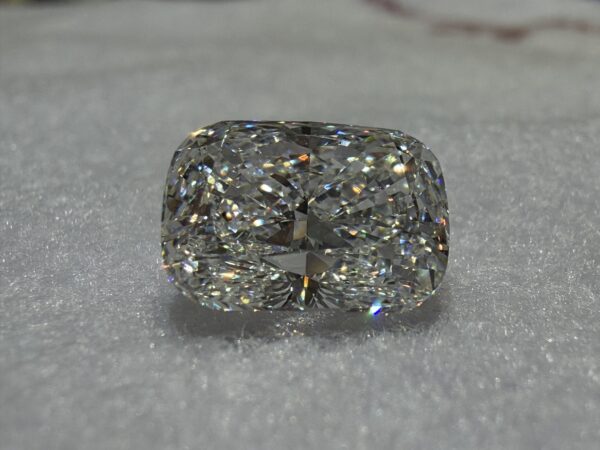 Lab-Grown Diamonds - 4.08 Carats Cushion Modified Brilliant Lab-Grown Diamond E VVS2 IGI