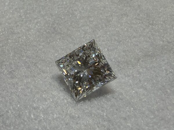 Lab-Grown Diamonds - 4.07 Carats Princess Cut E VS1 IGI